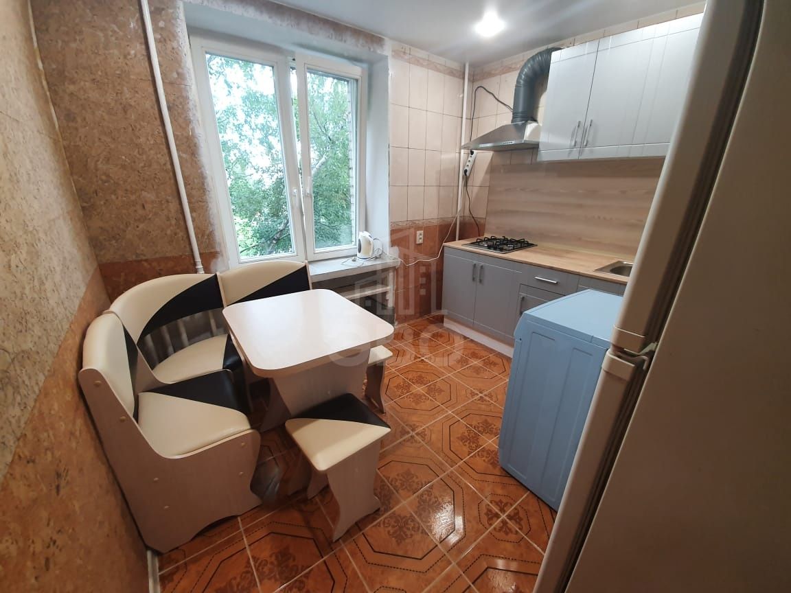 трехкомнатная квартира в Санкт-Петербурге по адресу: Тамбасова ул., 30, к 1