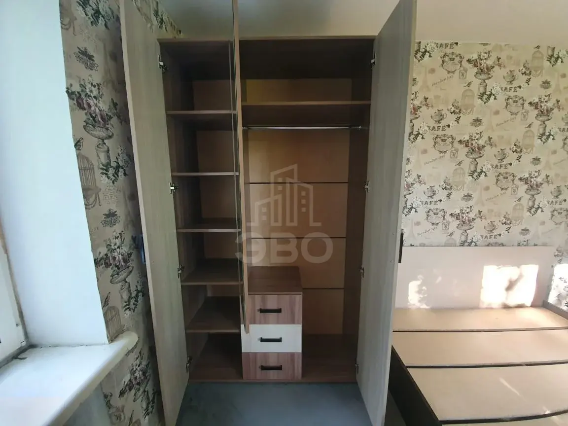 трехкомнатная квартира в Санкт-Петербурге по адресу: Тамбасова ул., 30, к 1