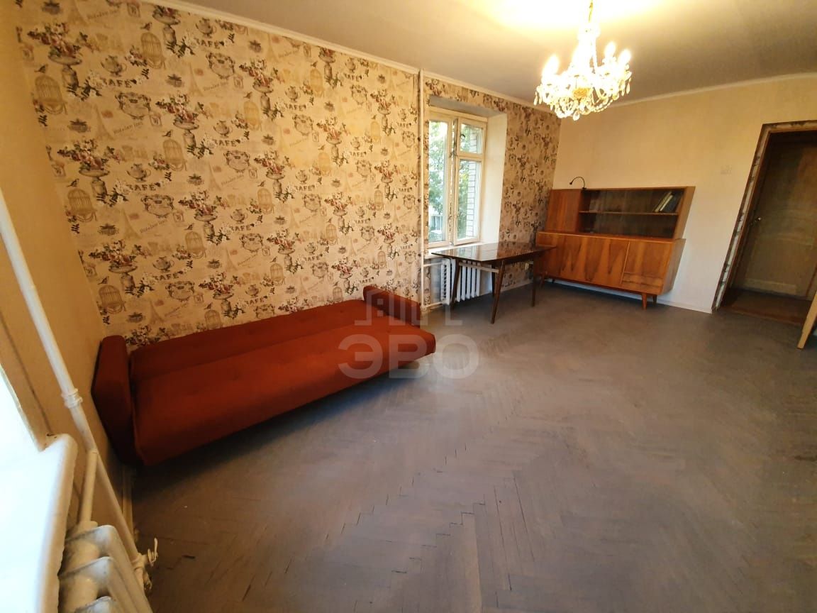 трехкомнатная квартира в Санкт-Петербурге по адресу: Тамбасова ул., 30, к 1