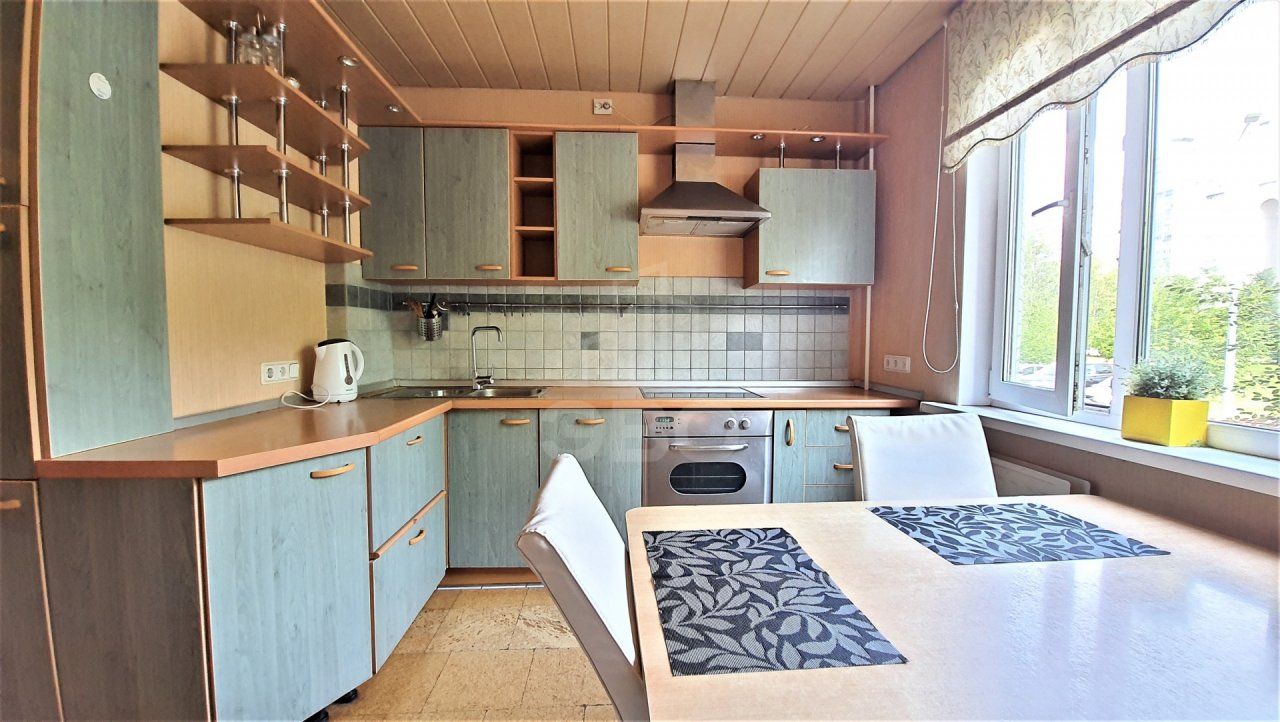 трехкомнатная квартира в Санкт-Петербурге по адресу: Комендантский проспект, 20, к 2