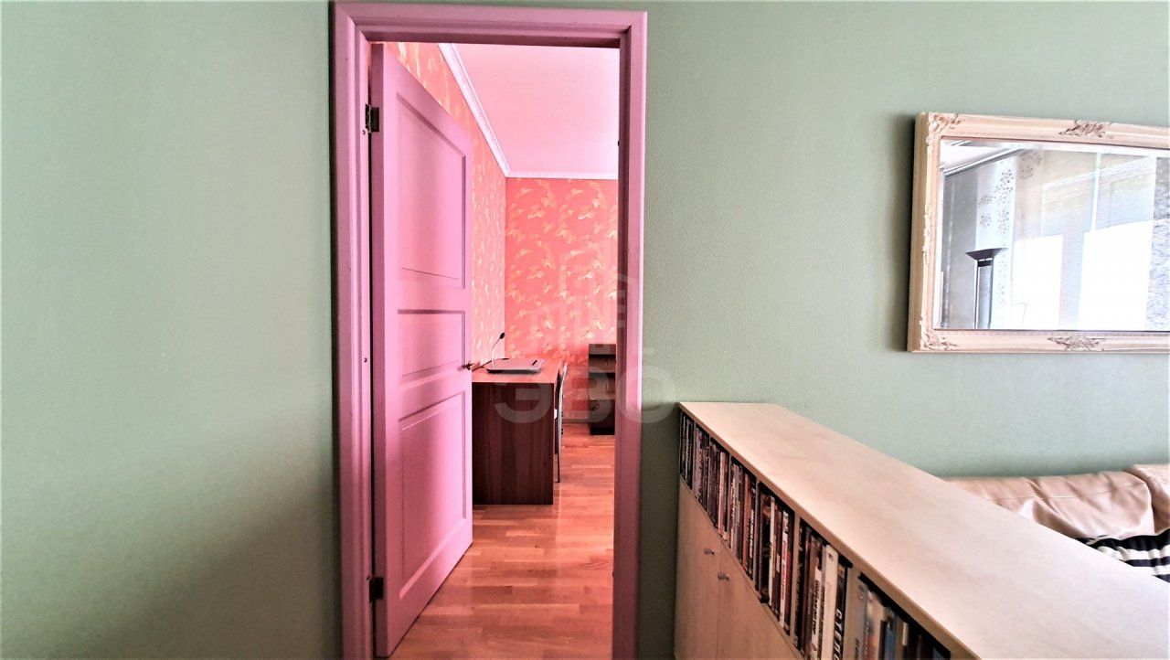 трехкомнатная квартира в Санкт-Петербурге по адресу: Комендантский проспект, 20, к 2