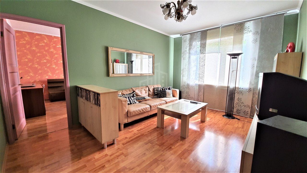 трехкомнатная квартира в Санкт-Петербурге по адресу: Комендантский проспект, 20, к 2