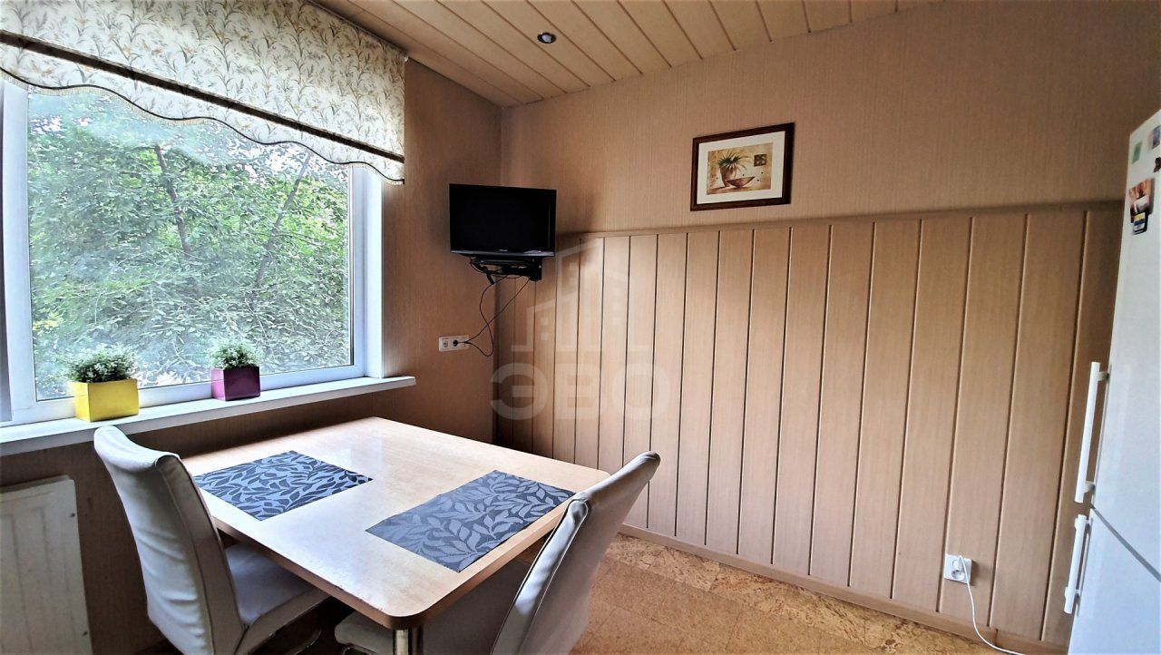 трехкомнатная квартира в Санкт-Петербурге по адресу: Комендантский проспект, 20, к 2