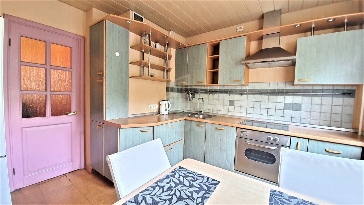 трехкомнатная квартира в Санкт-Петербурге по адресу: Комендантский проспект, 20, к 2