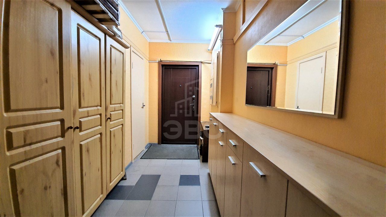 трехкомнатная квартира в Санкт-Петербурге по адресу: Комендантский проспект, 20, к 2