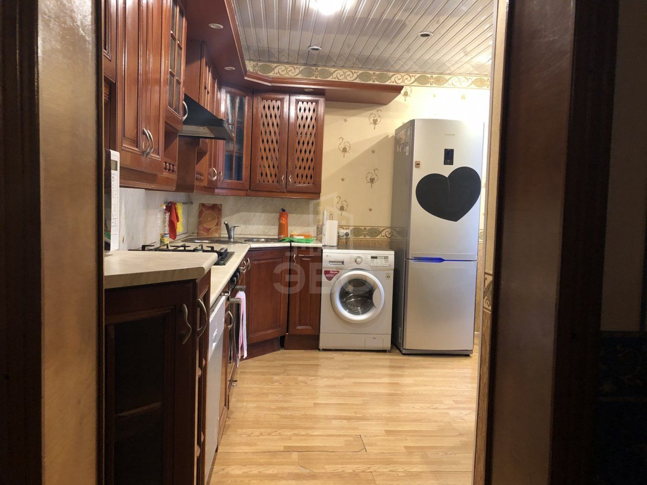 трехкомнатная квартира в Санкт-Петербурге по адресу: Карпинского ул., 27, к 2