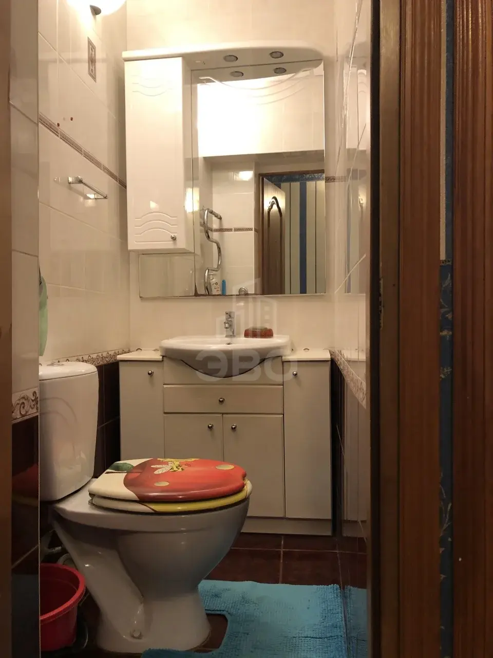 трехкомнатная квартира в Санкт-Петербурге по адресу: Карпинского ул., 27, к 2