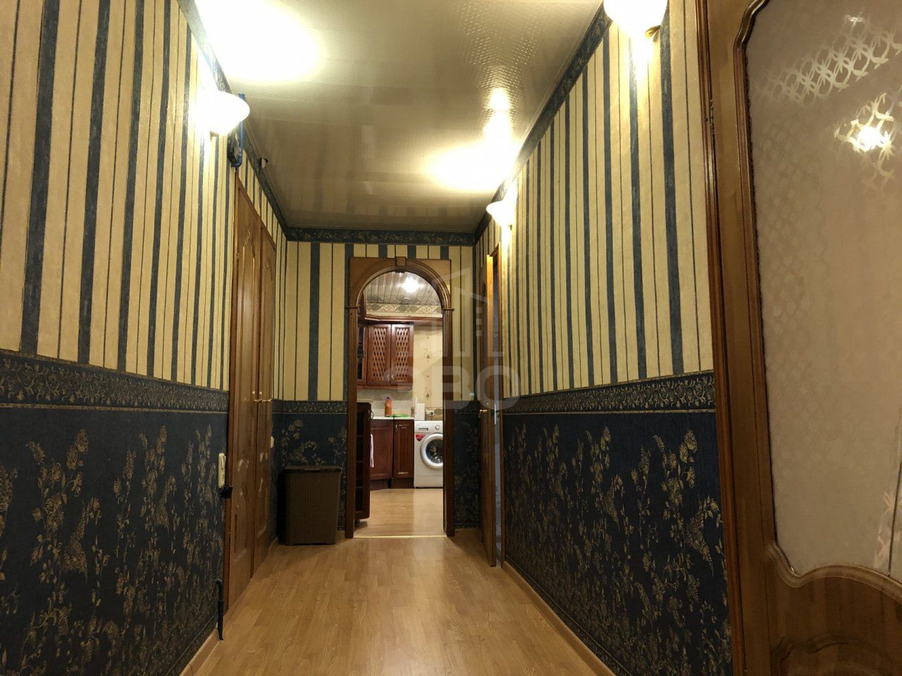 трехкомнатная квартира в Санкт-Петербурге по адресу: Карпинского ул., 27, к 2