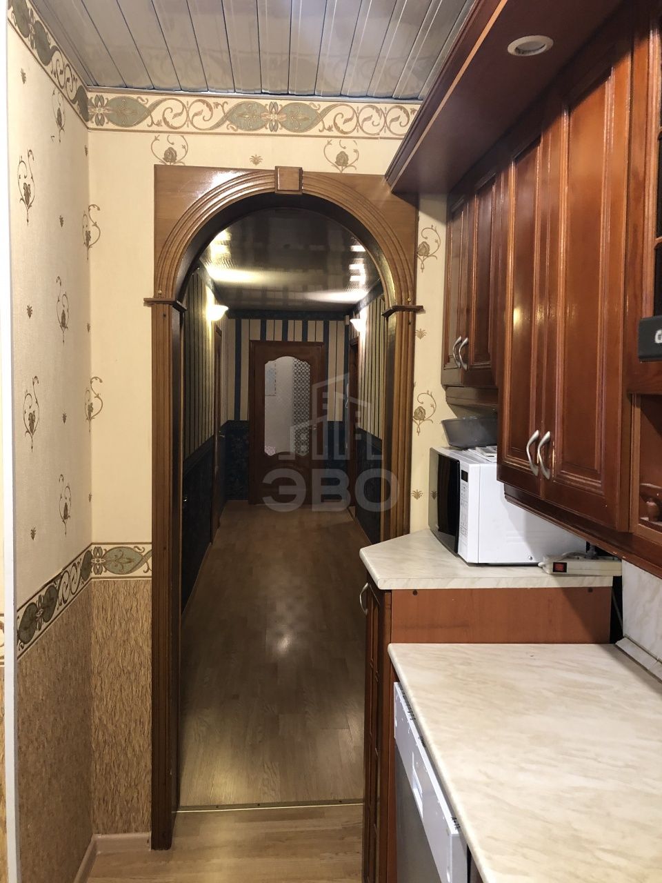 трехкомнатная квартира в Санкт-Петербурге по адресу: Карпинского ул., 27, к 2