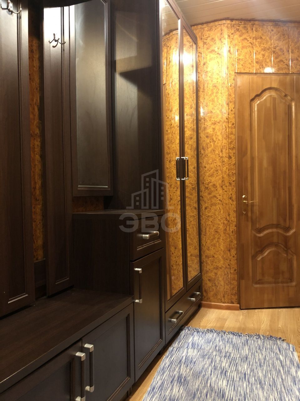 трехкомнатная квартира в Санкт-Петербурге по адресу: Карпинского ул., 27, к 2