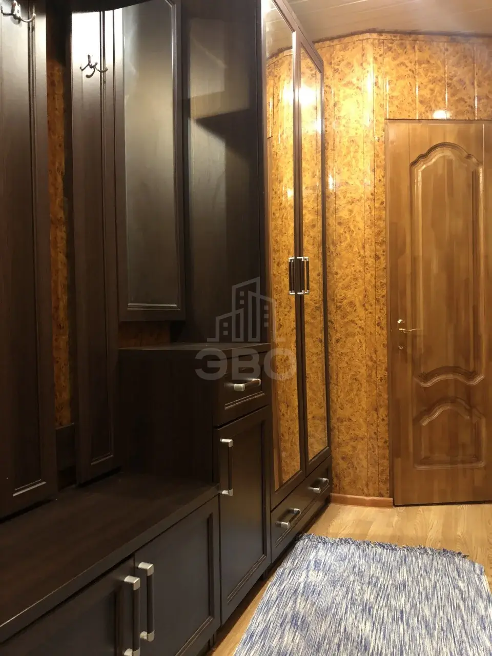 трехкомнатная квартира в Санкт-Петербурге по адресу: Карпинского ул., 27, к 2