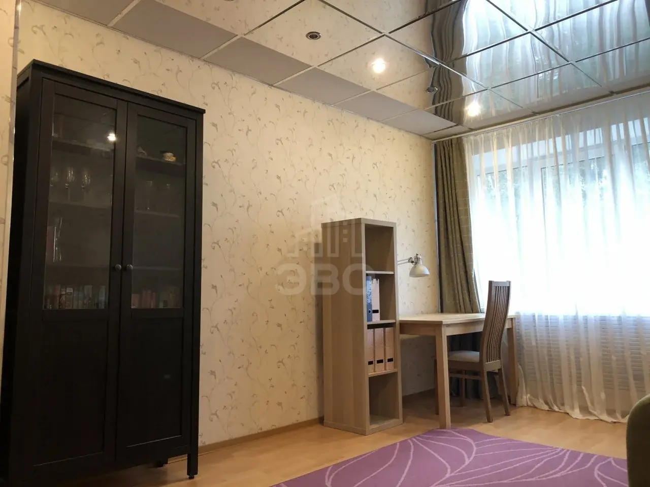 трехкомнатная квартира в Санкт-Петербурге по адресу: Карпинского ул., 27, к 2