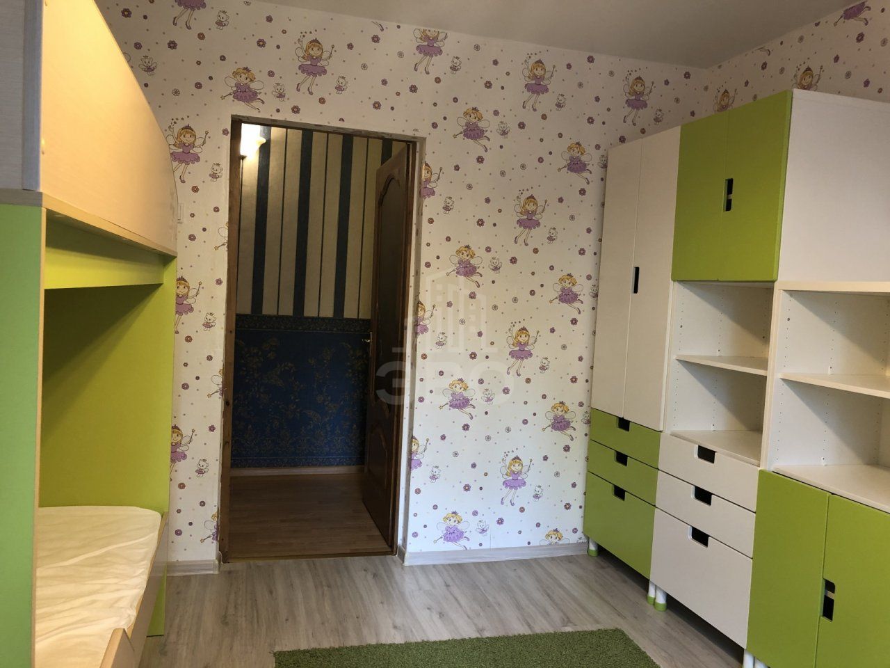 трехкомнатная квартира в Санкт-Петербурге по адресу: Карпинского ул., 27, к 2