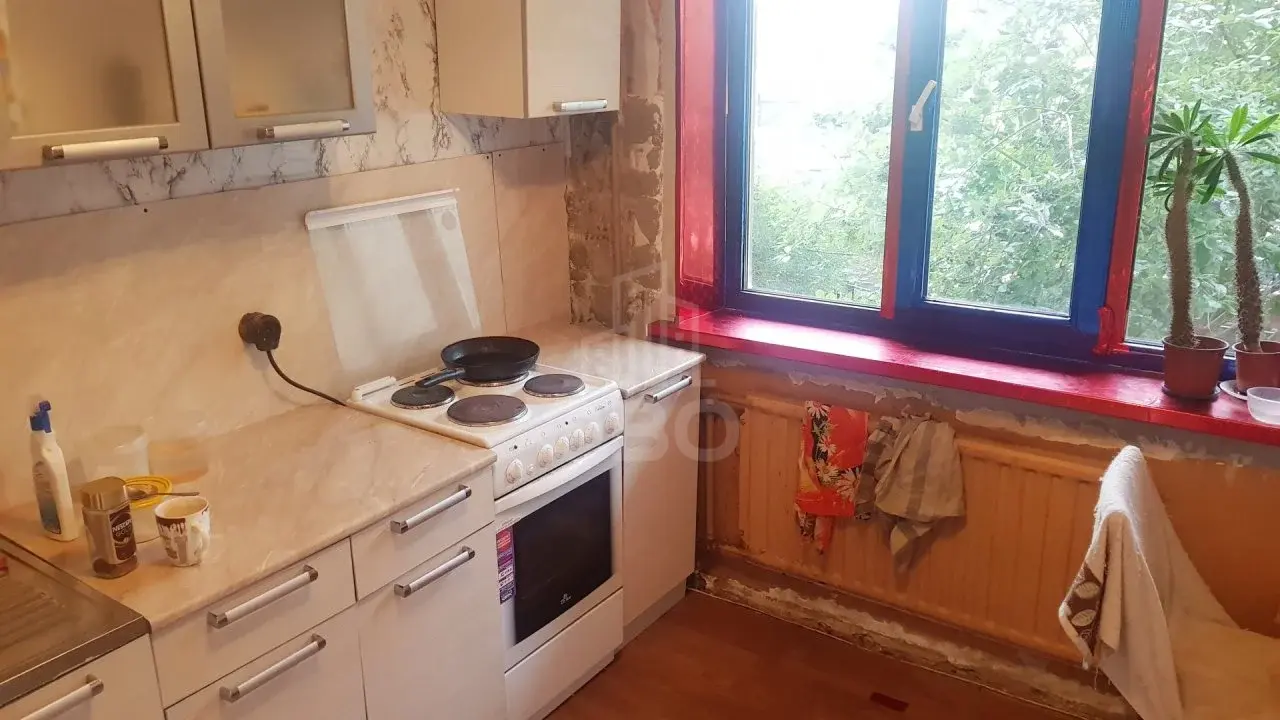 комната в Санкт-Петербурге по адресу: Десантников ул., 12, к 1