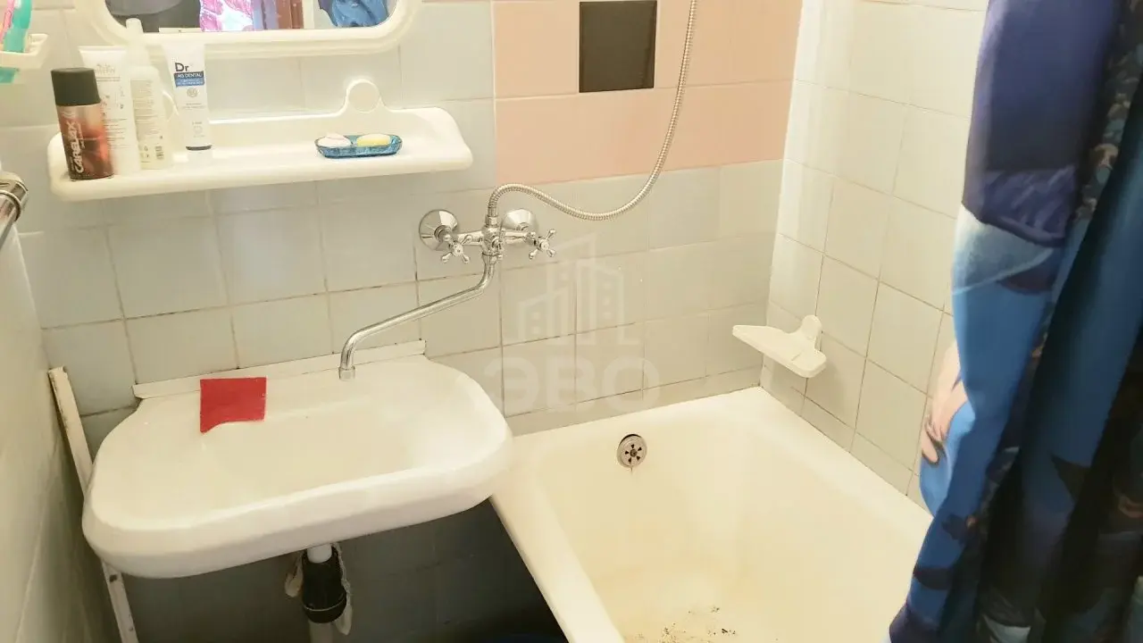 трехкомнатная квартира в Санкт-Петербурге по адресу: Наличная ул., 49
