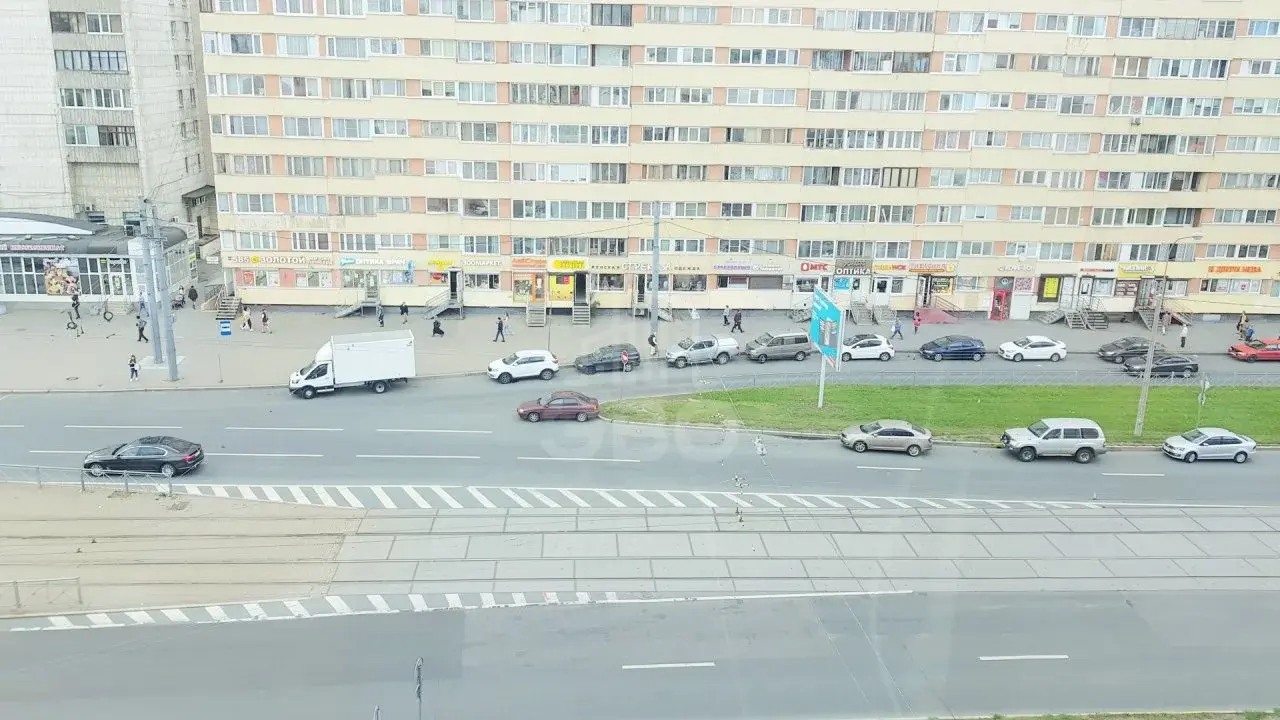 трехкомнатная квартира в Санкт-Петербурге по адресу: Наличная ул., 49