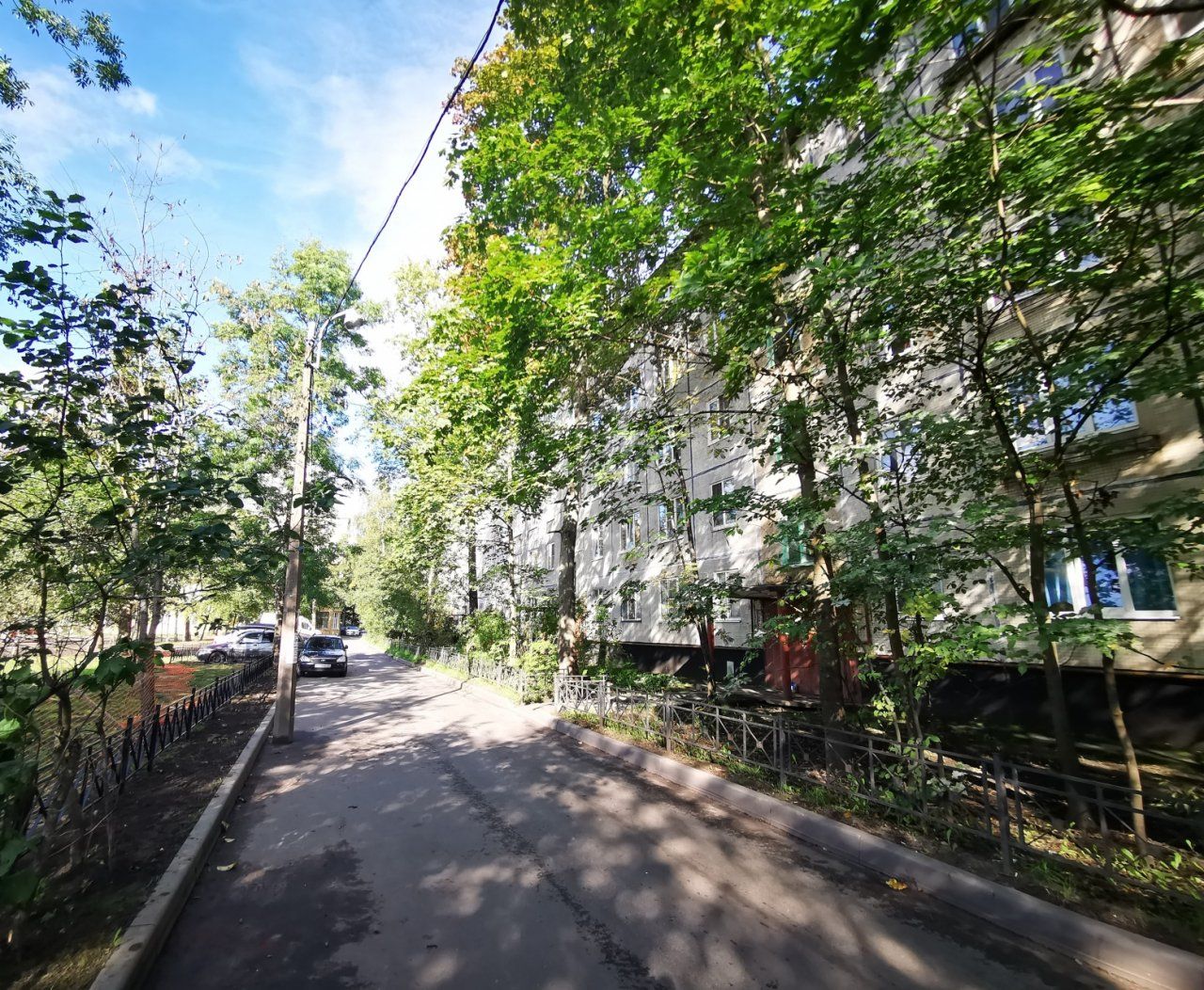 трехкомнатная квартира в Санкт-Петербурге по адресу: Рабфаковский 2-й пер., 3