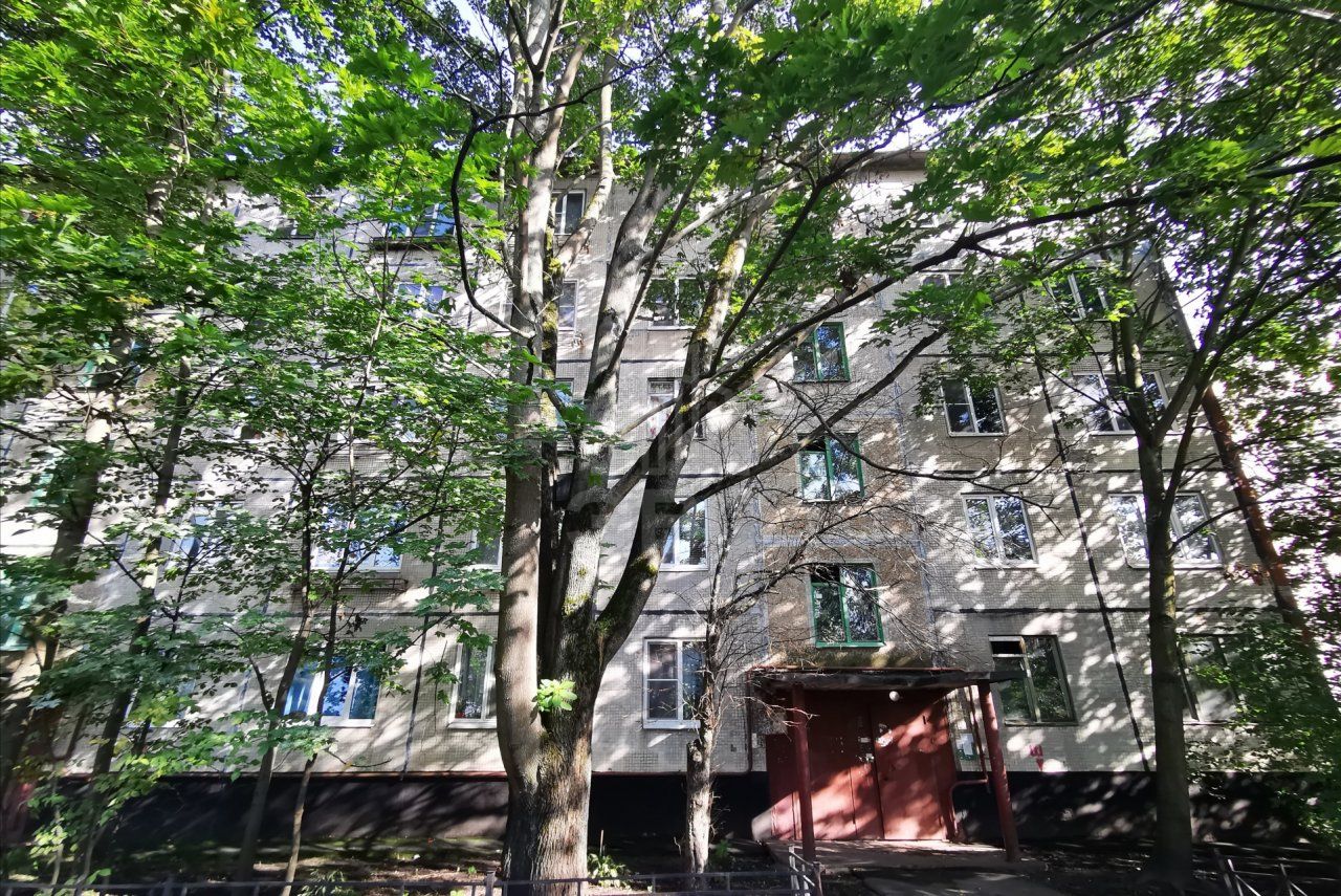 трехкомнатная квартира в Санкт-Петербурге по адресу: Рабфаковский 2-й пер., 3