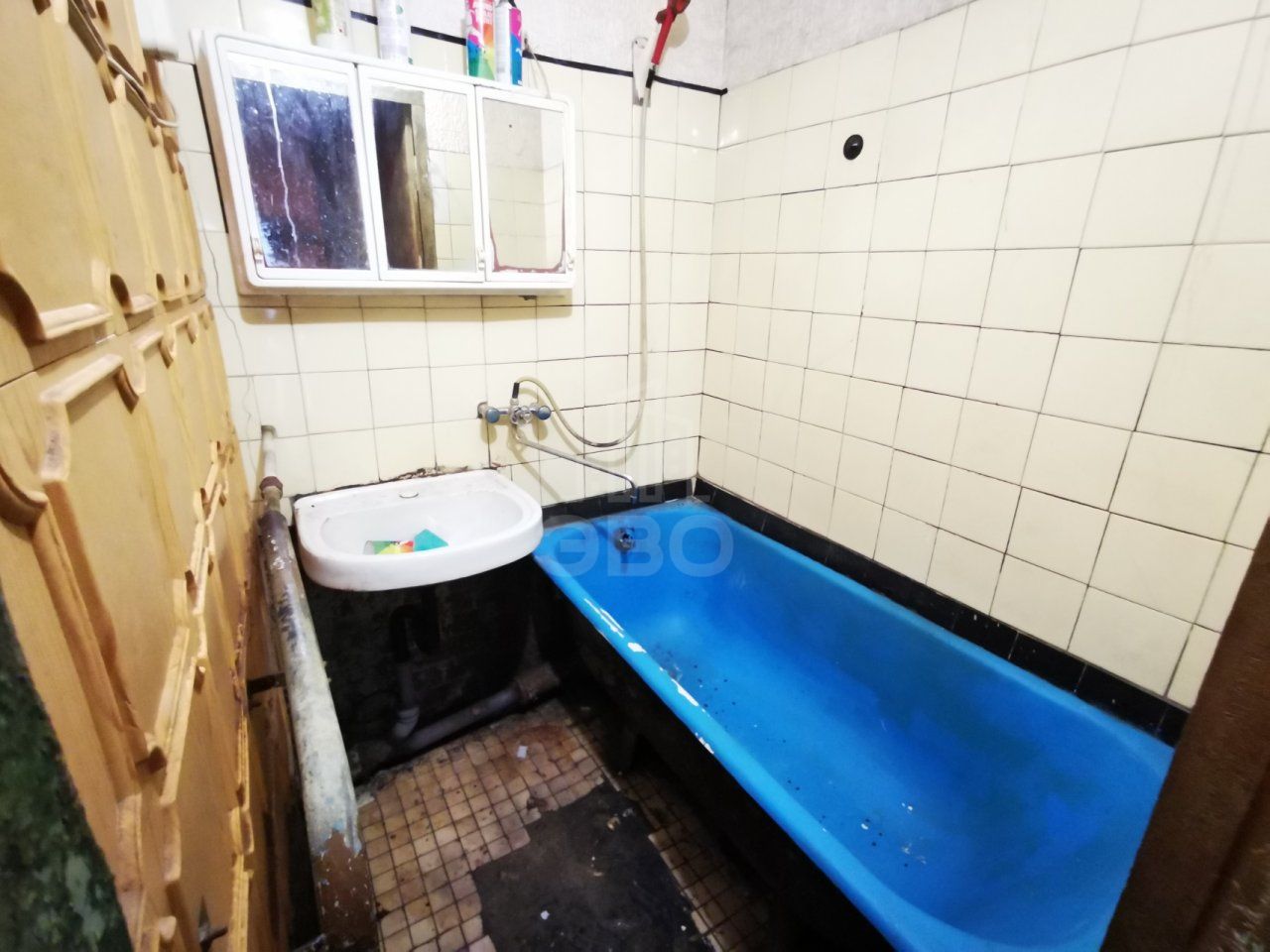 трехкомнатная квартира в Санкт-Петербурге по адресу: Рабфаковский 2-й пер., 3