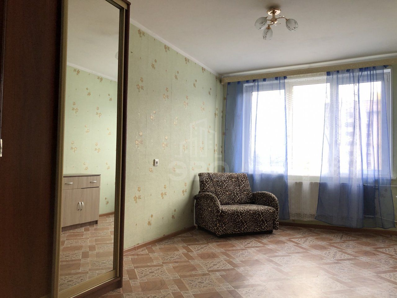 трехкомнатная квартира в Санкт-Петербурге по адресу: Ярослава Гашека ул., 4, к 1