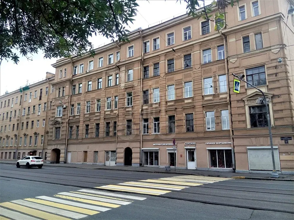 комната в Санкт-Петербурге по адресу: Обуховской Обороны проспект, 107, литера Б