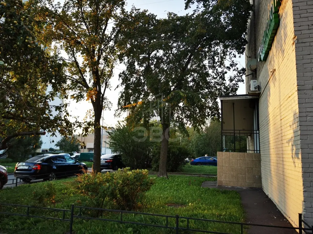 многокомнатная квартира в Санкт-Петербурге по адресу: Малая Балканская ул., 52