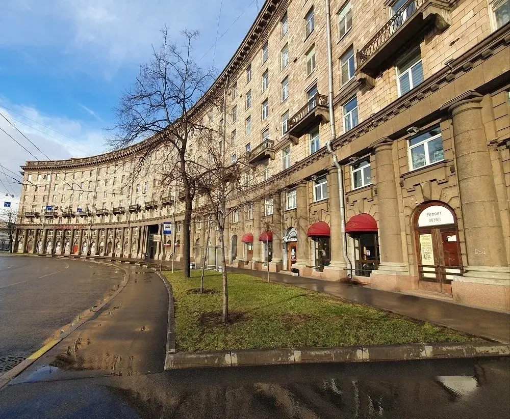 четырехкомнатная квартира в Санкт-Петербурге по адресу: Стачек проспект, 74/1, литера А