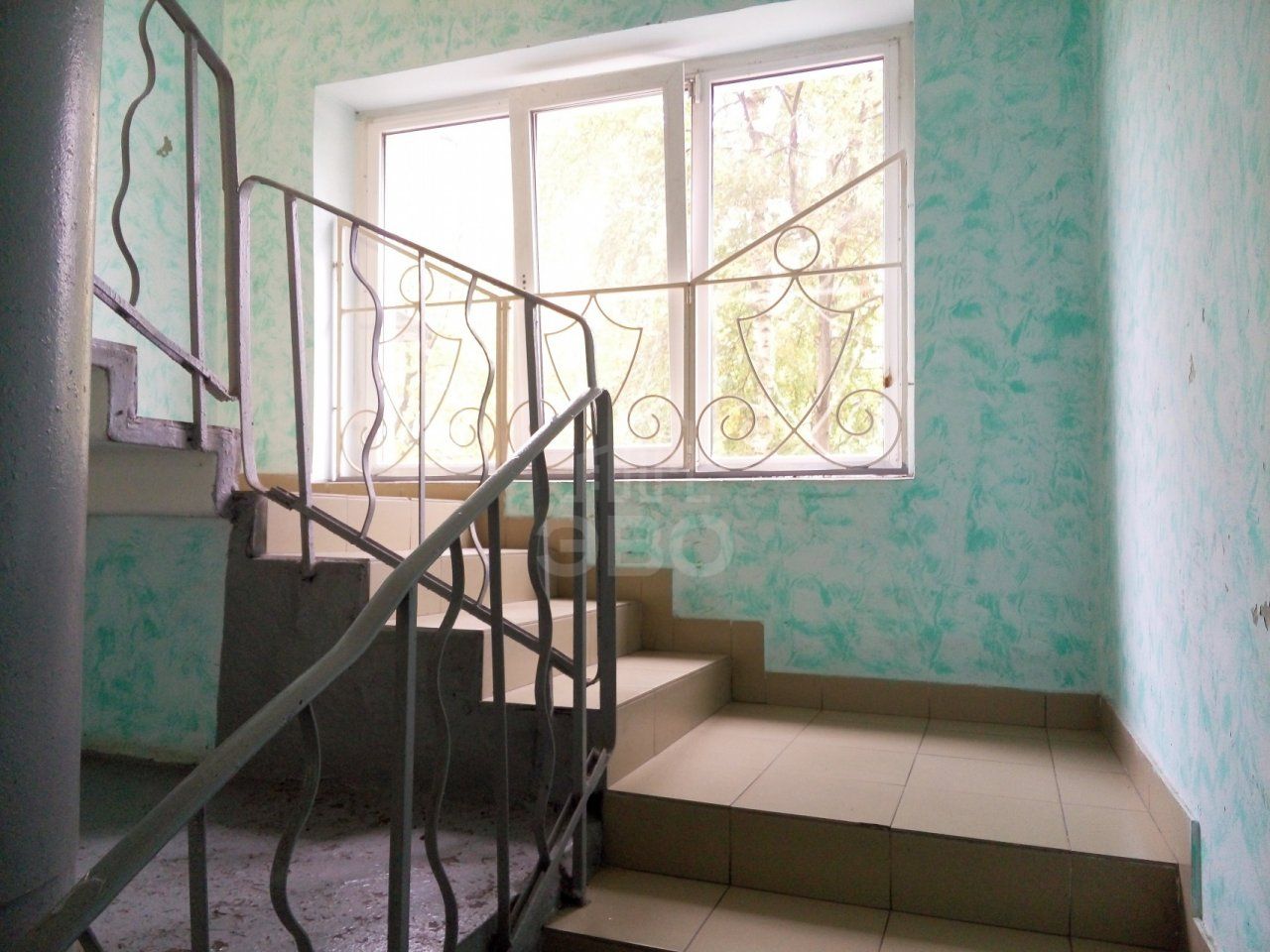 трехкомнатная квартира в Санкт-Петербурге по адресу: Коммуны ул., 26, к 4