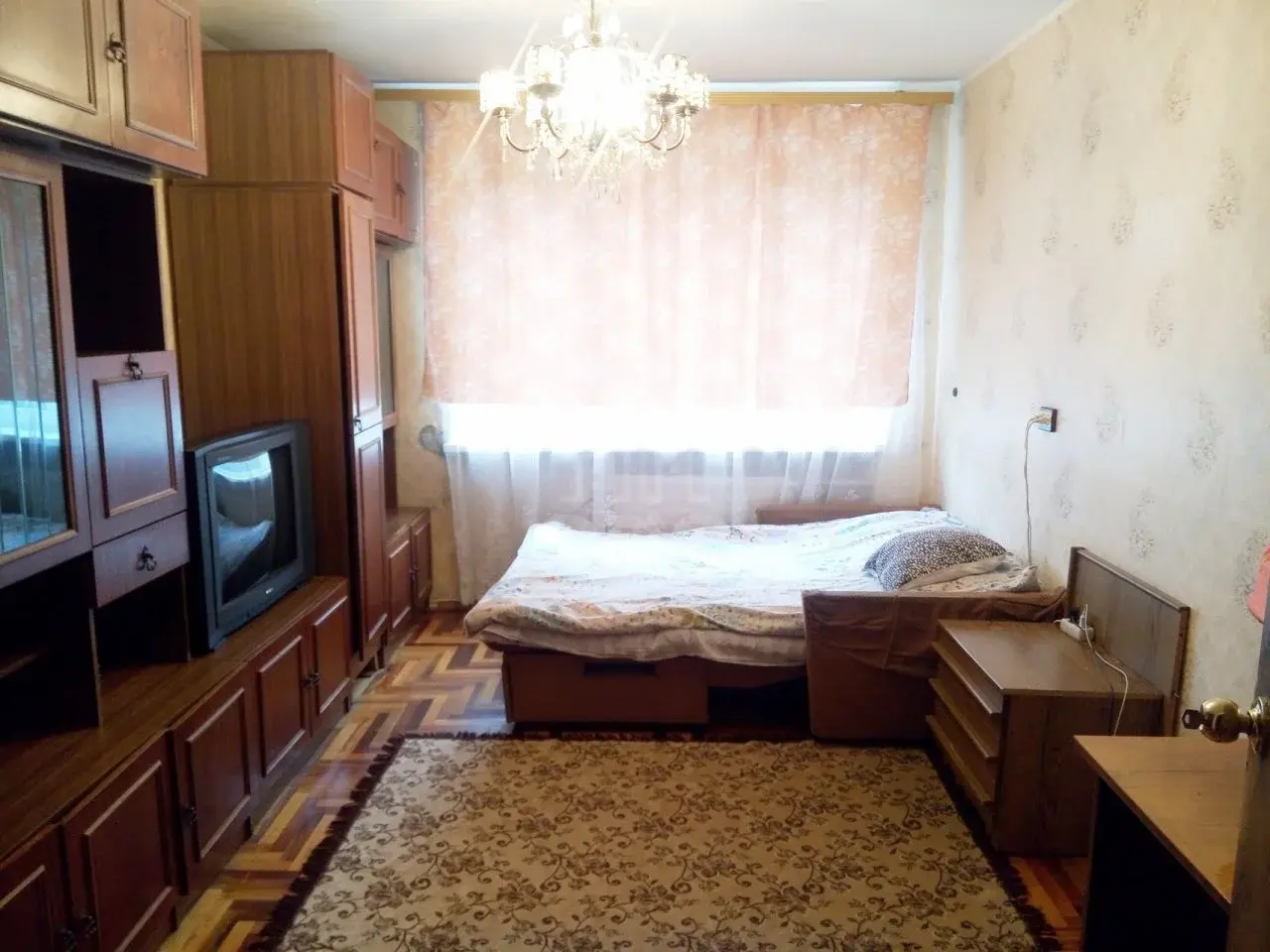 трехкомнатная квартира в Санкт-Петербурге по адресу: Коммуны ул., 26, к 4