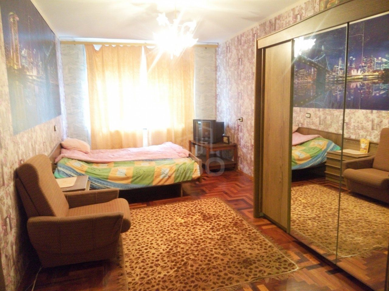 трехкомнатная квартира в Санкт-Петербурге по адресу: Коммуны ул., 26, к 4