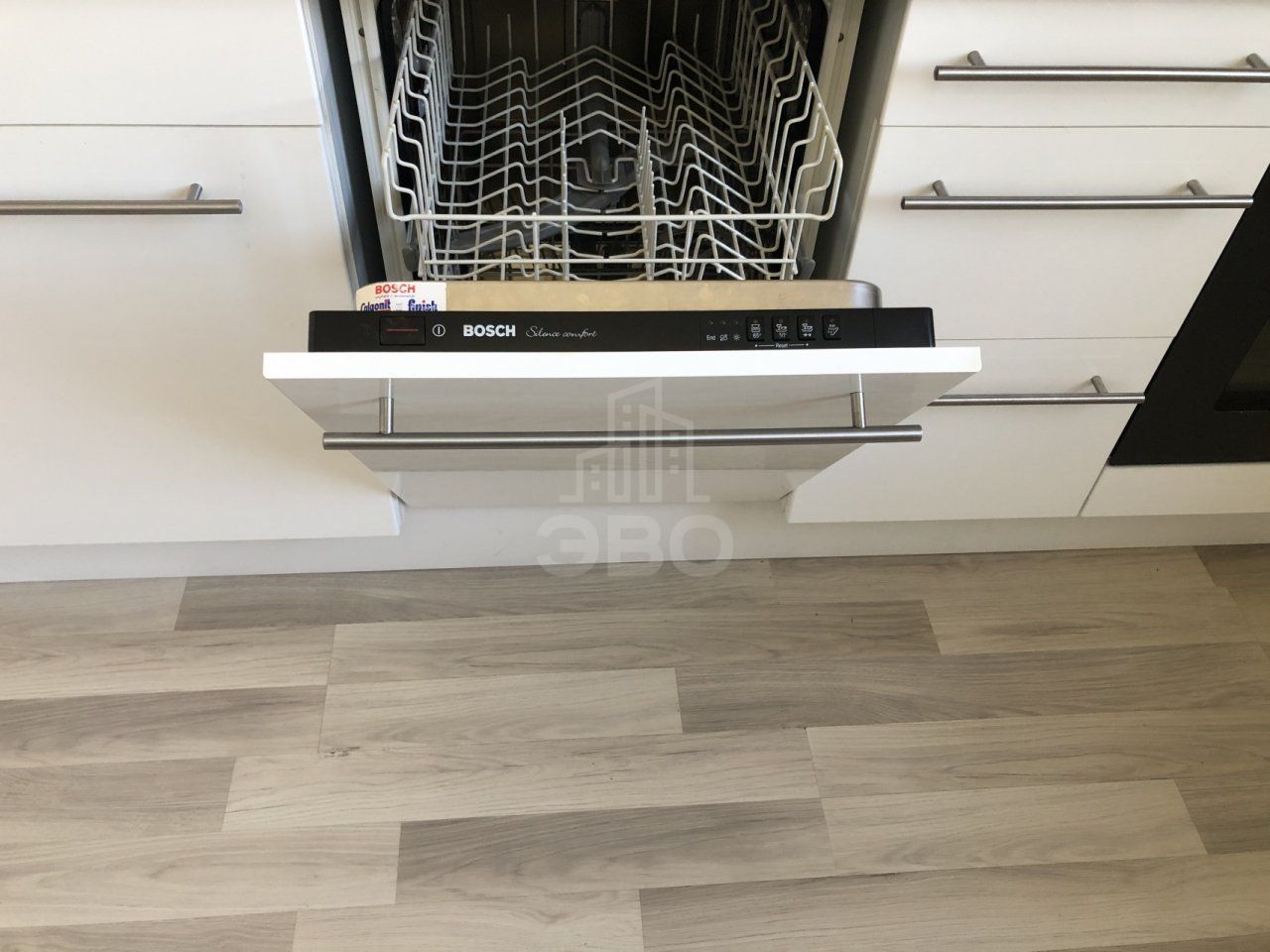 трехкомнатная квартира в Санкт-Петербурге по адресу: Дунайский проспект, 23