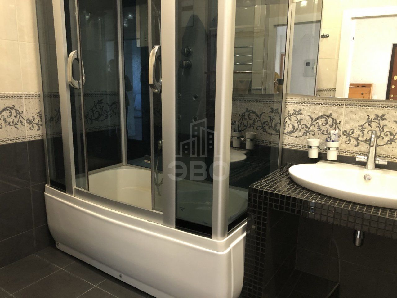 трехкомнатная квартира в Санкт-Петербурге по адресу: Дунайский проспект, 23