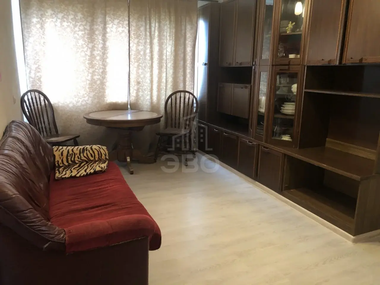 трехкомнатная квартира в Санкт-Петербурге по адресу: Наличная ул., 49