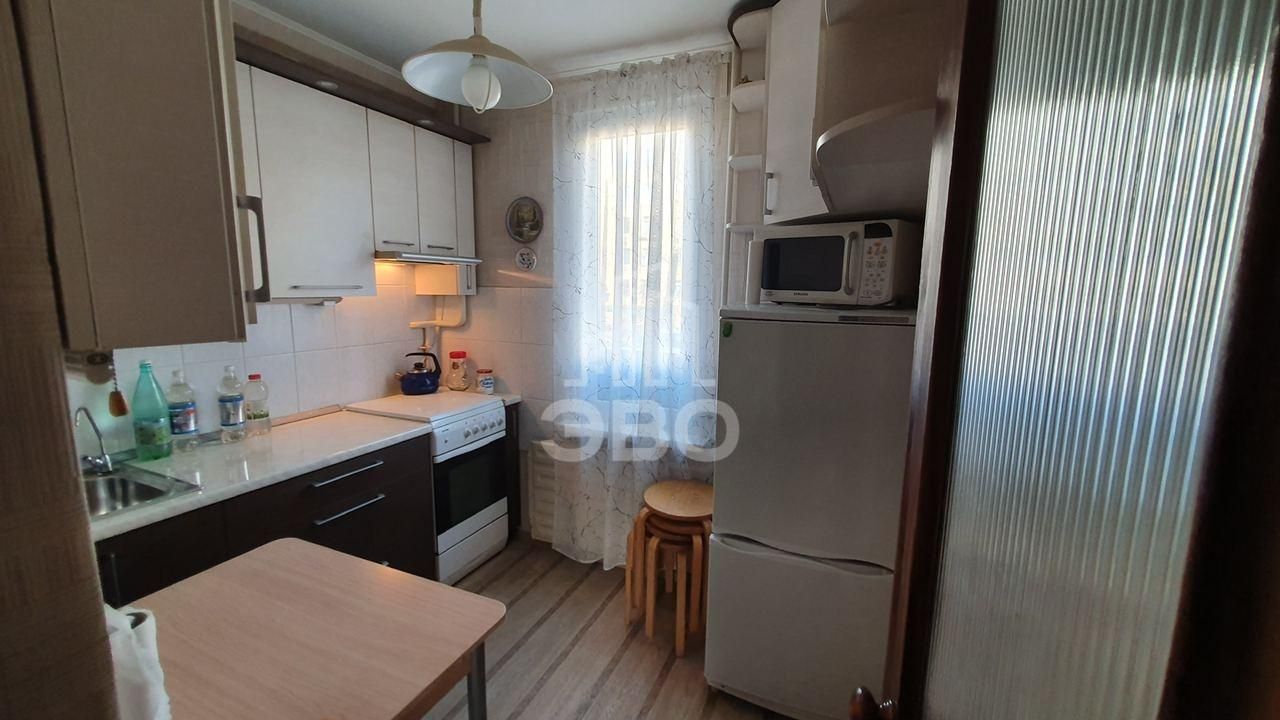 трехкомнатная квартира в Санкт-Петербурге по адресу: Народного Ополчения проспект, 53