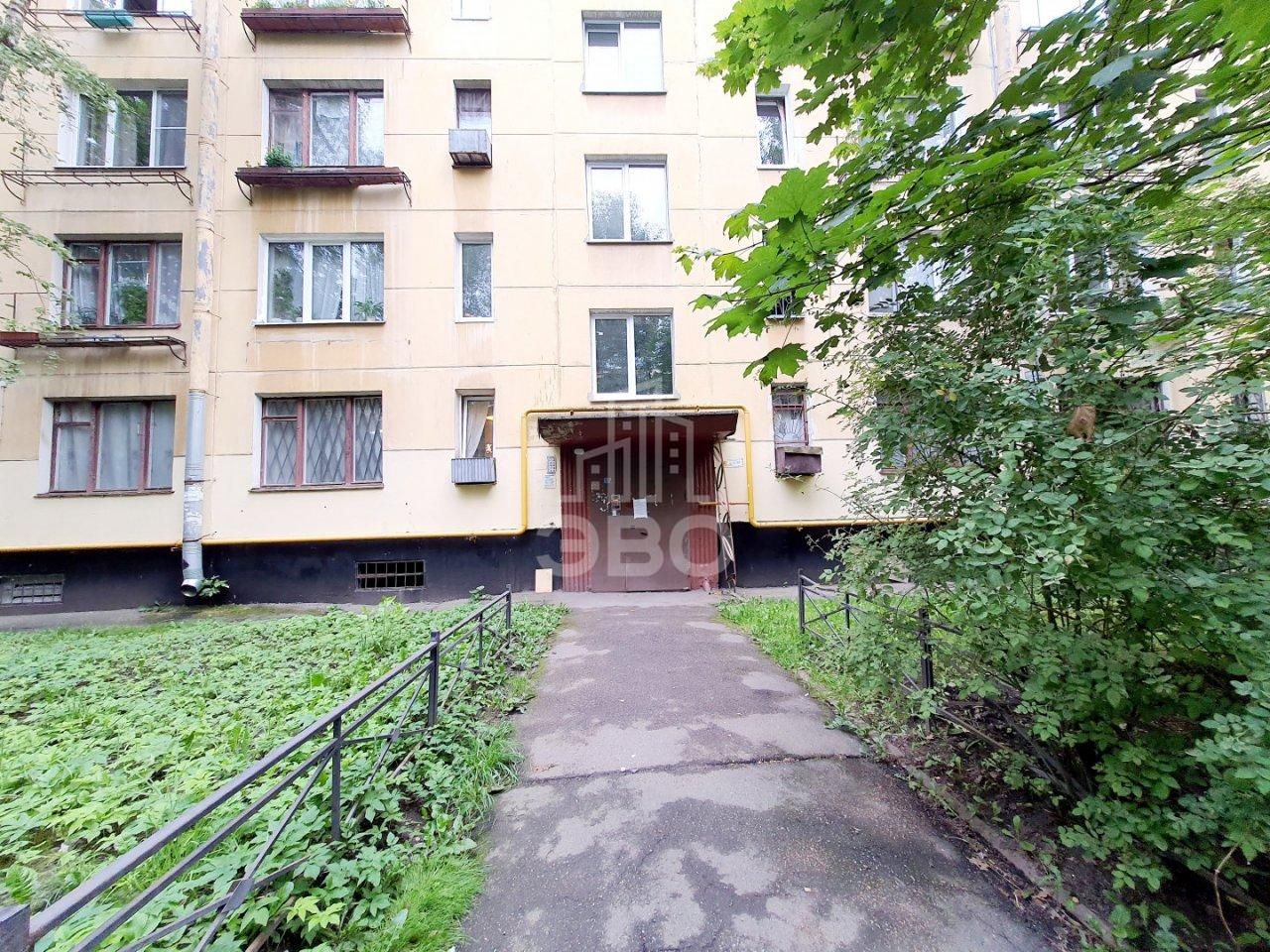 трехкомнатная квартира в Санкт-Петербурге по адресу: Народного Ополчения проспект, 53