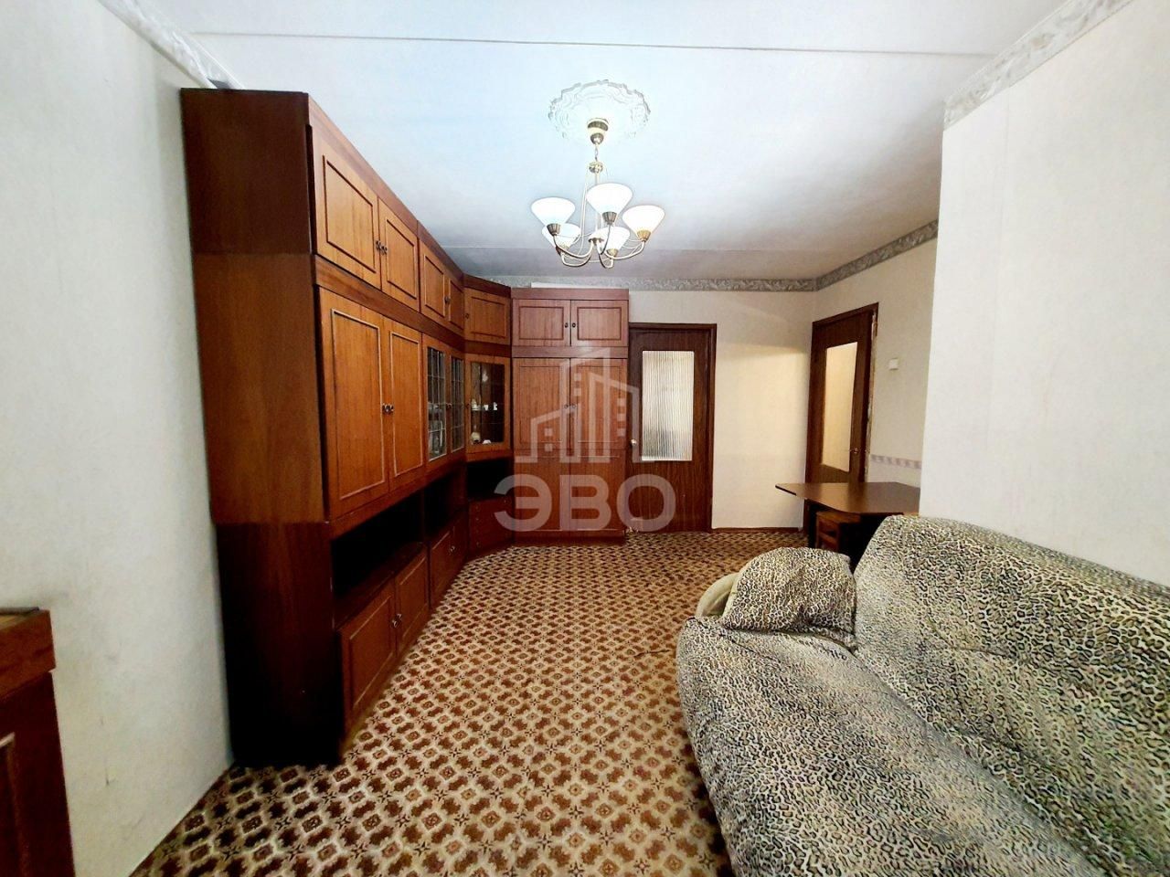 трехкомнатная квартира в Санкт-Петербурге по адресу: Народного Ополчения проспект, 53