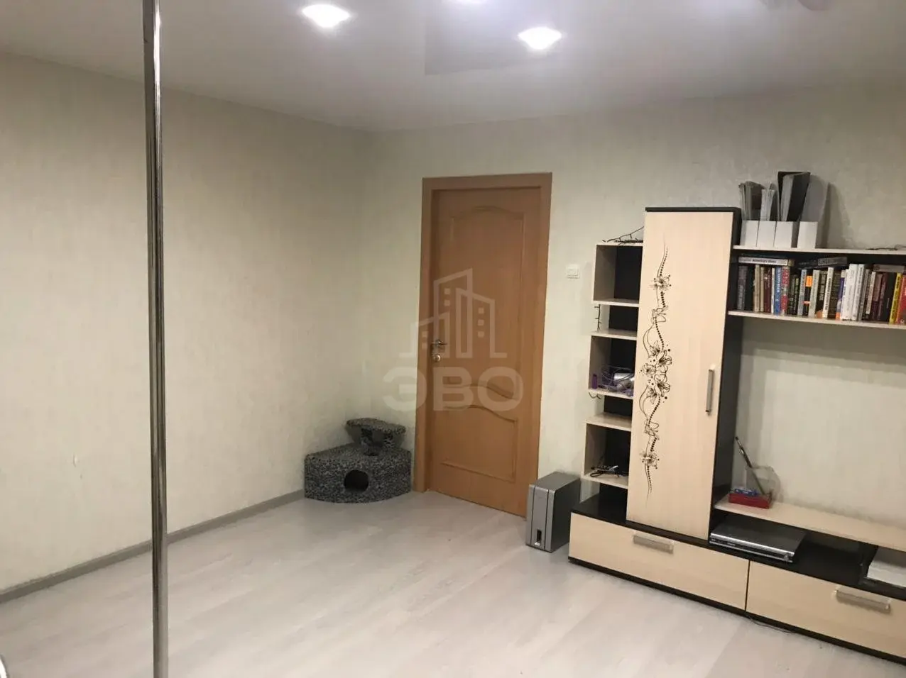 комната в Санкт-Петербурге по адресу: Есенина ул., 36, к 1
