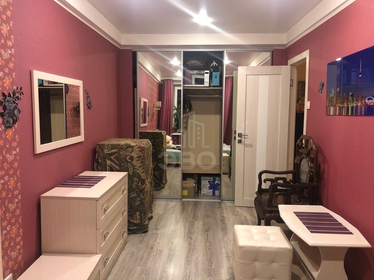 комната в Санкт-Петербурге по адресу: Новосибирская ул., 21