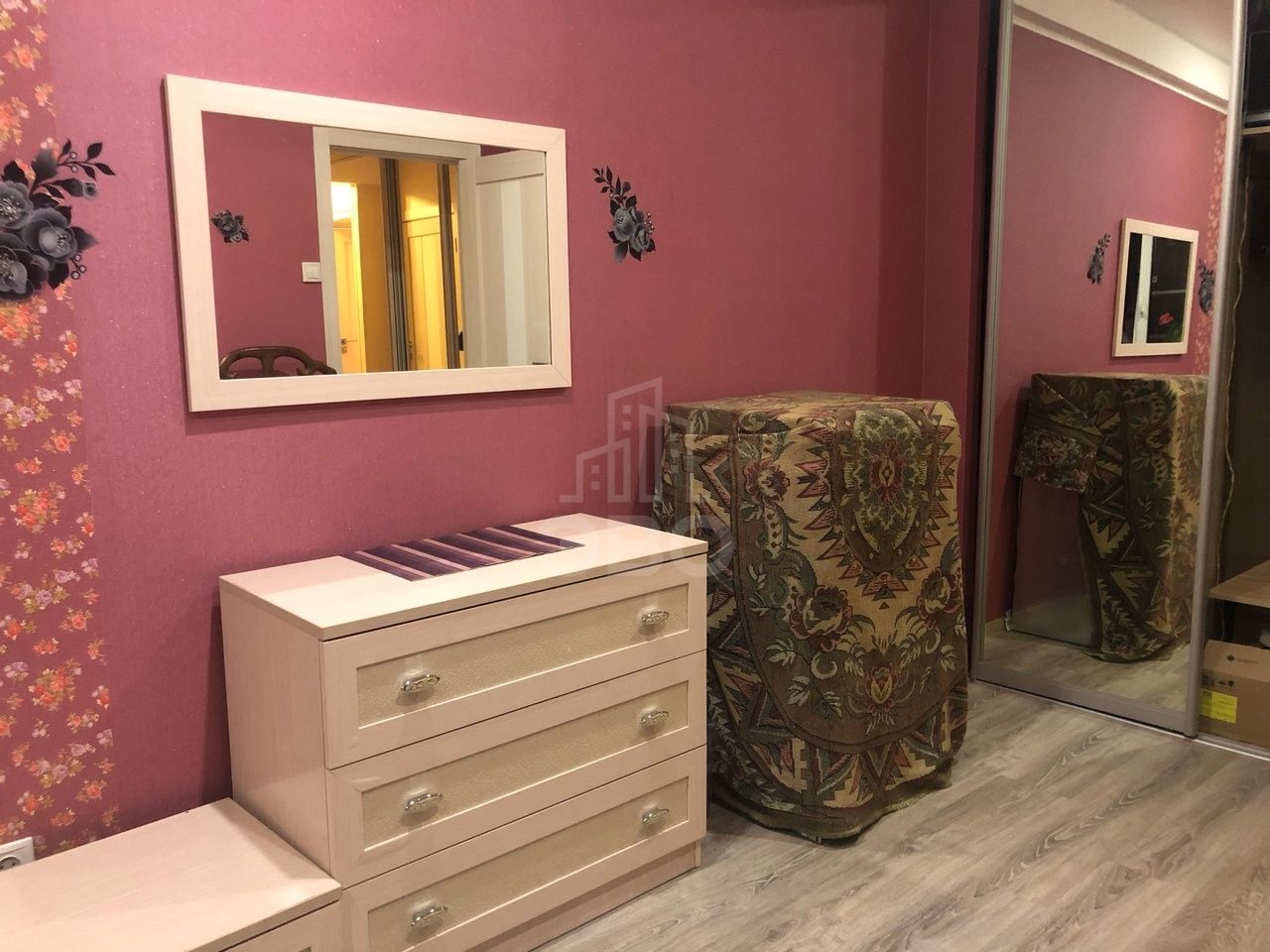 комната в Санкт-Петербурге по адресу: Новосибирская ул., 21