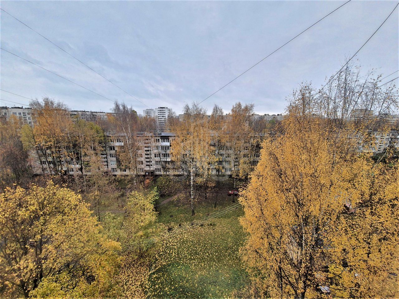 трехкомнатная квартира в Санкт-Петербурге по адресу: Учительская ул., 9, к 1