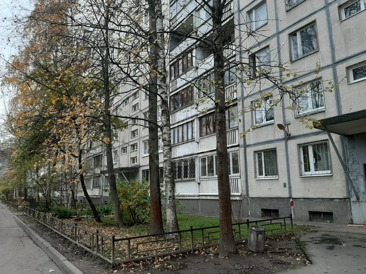 комната в Санкт-Петербурге по адресу: Есенина ул., 40, к 1