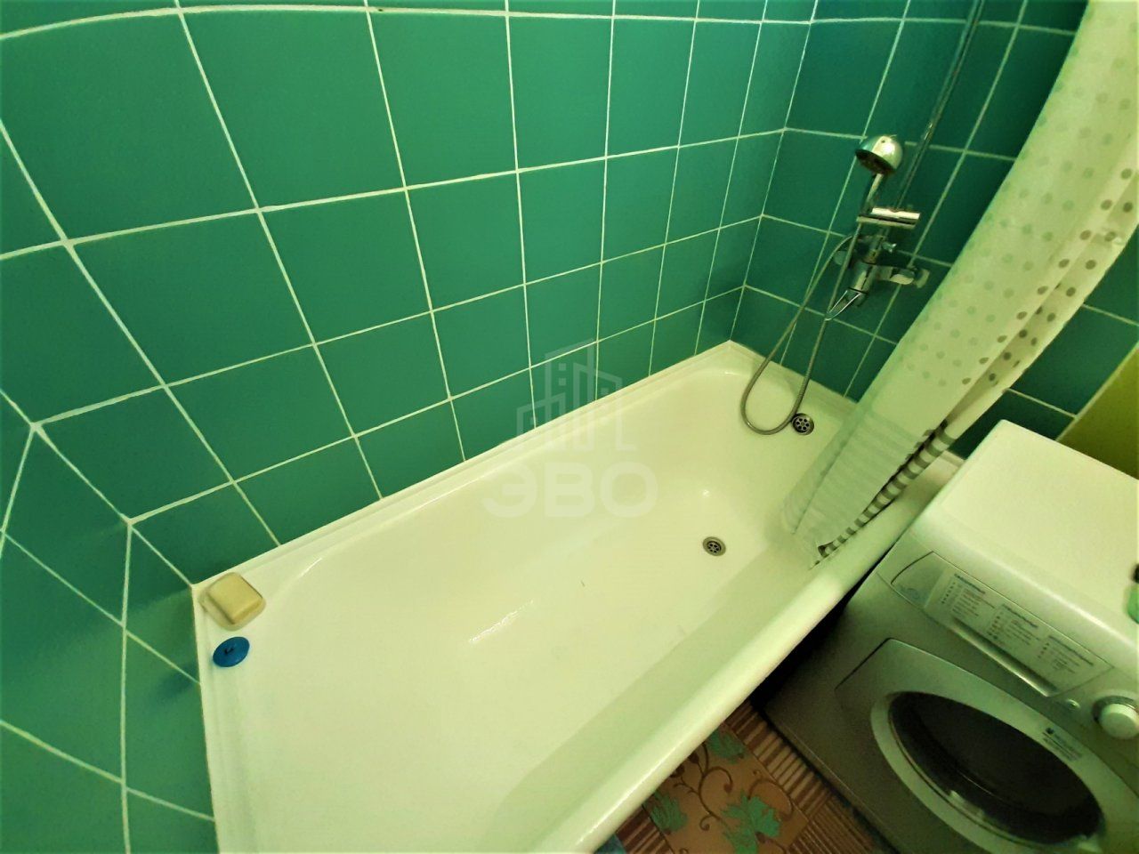 комната в Санкт-Петербурге по адресу: Есенина ул., 40, к 1