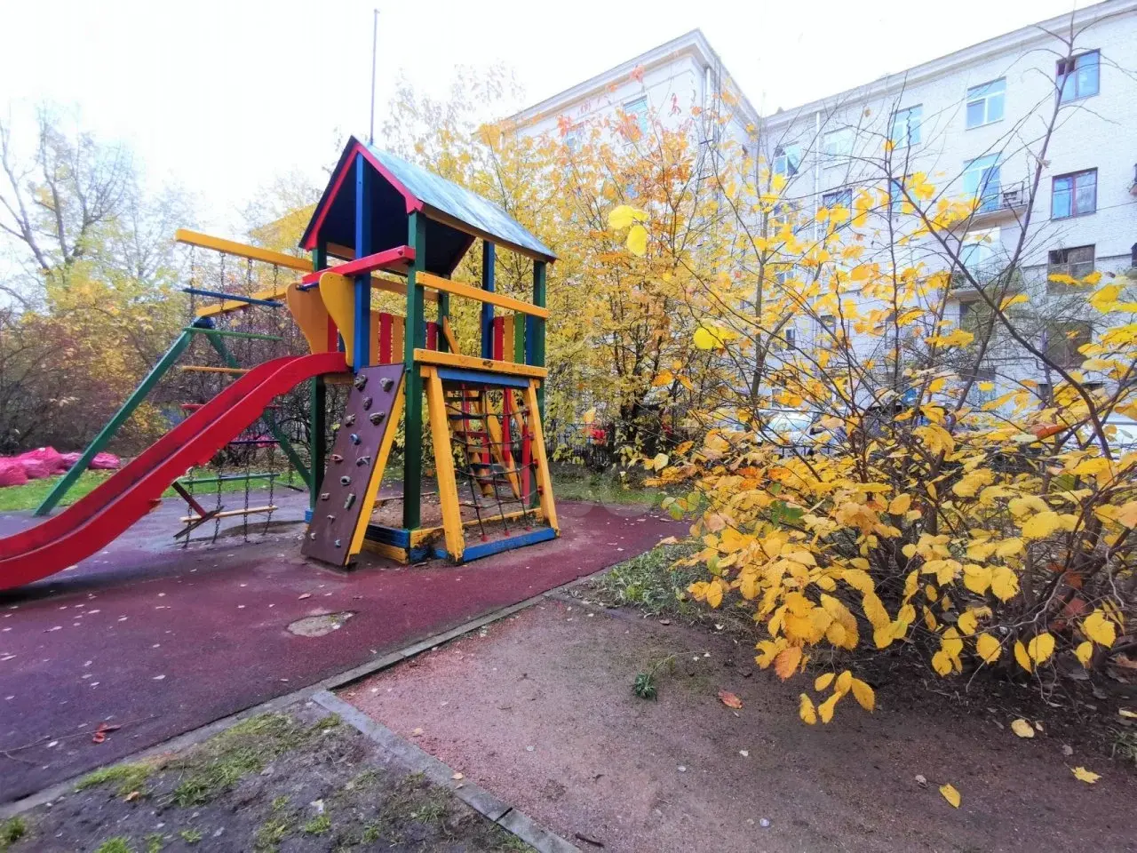 трехкомнатная квартира в Санкт-Петербурге по адресу: Заневский проспект, 13, литера А