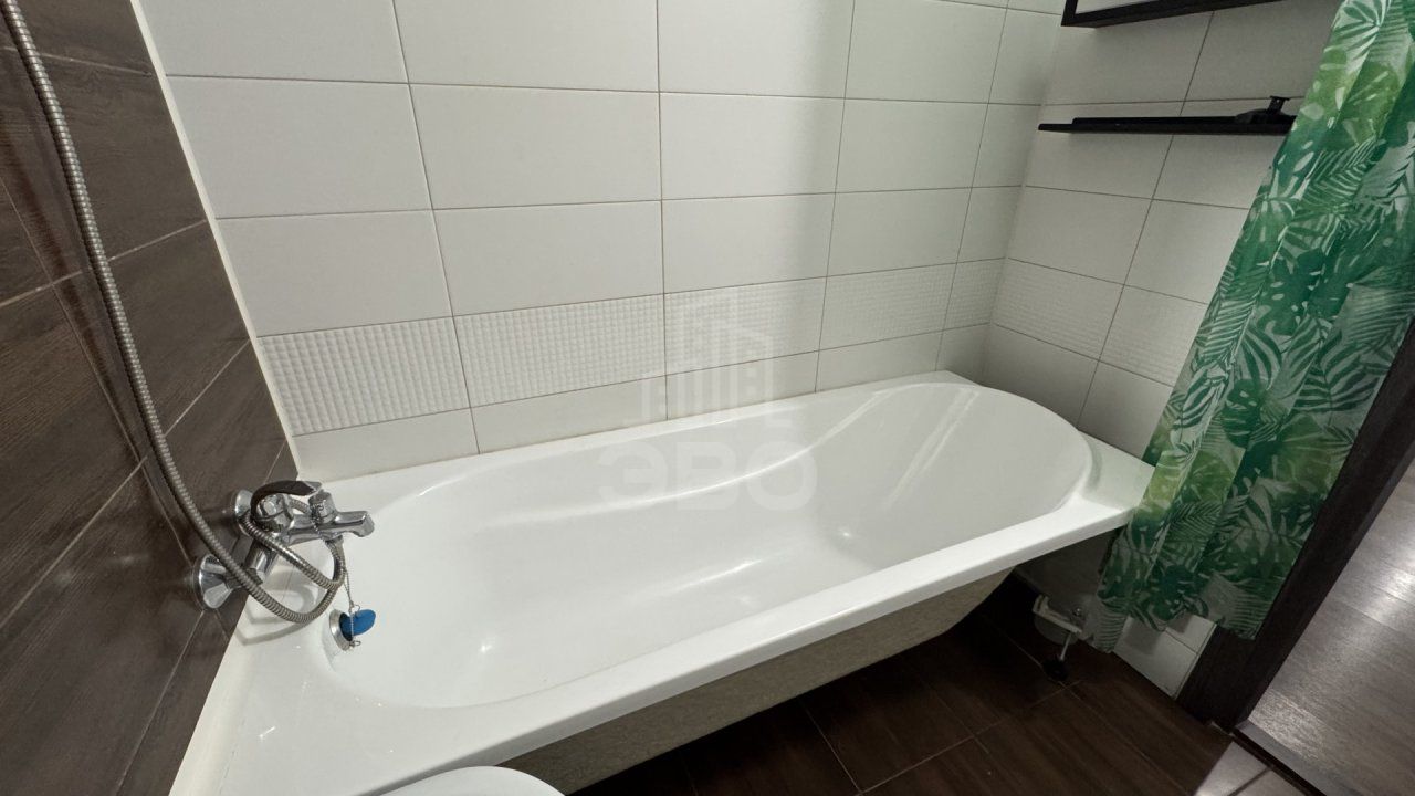 двухкомнатная квартира в Санкт-Петербург по адресу: Генерала Кравченко ул., 8, к 1