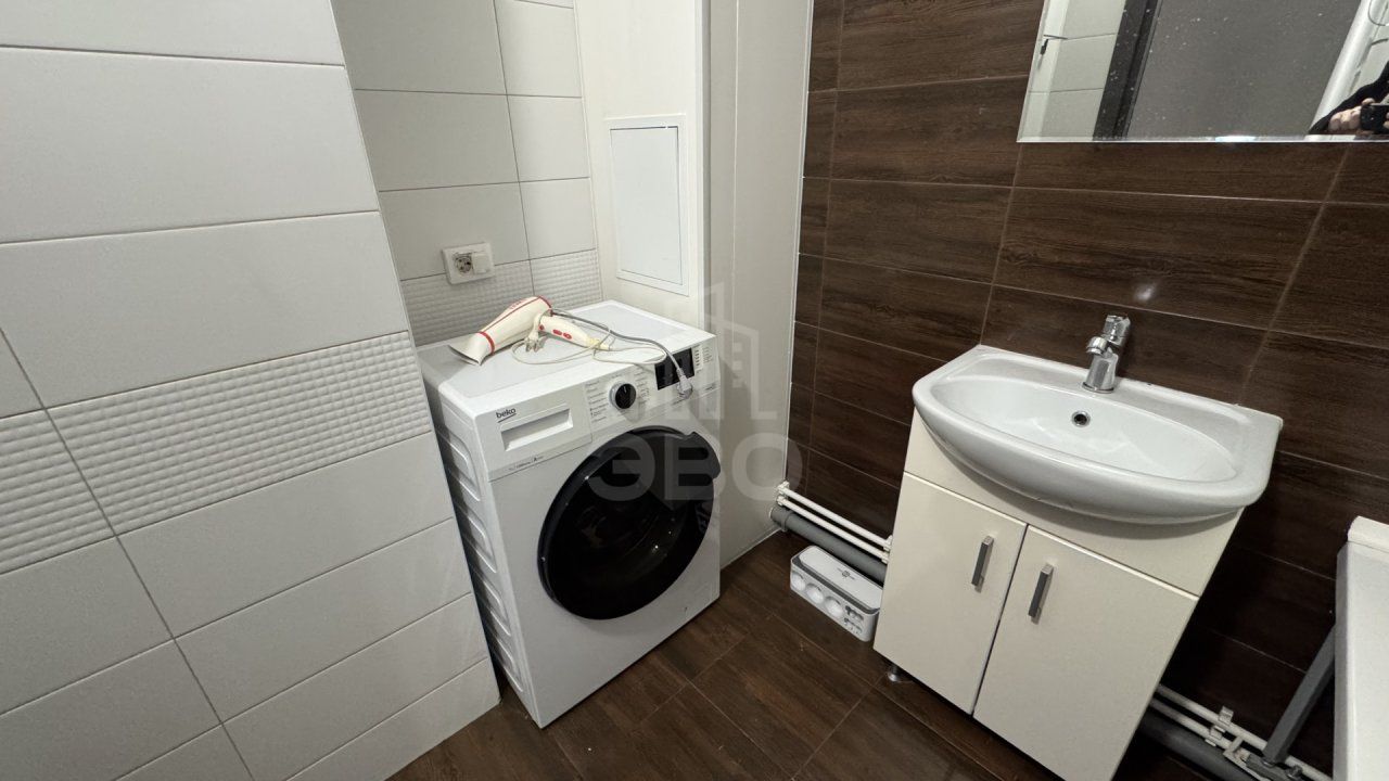 двухкомнатная квартира в Санкт-Петербург по адресу: Генерала Кравченко ул., 8, к 1