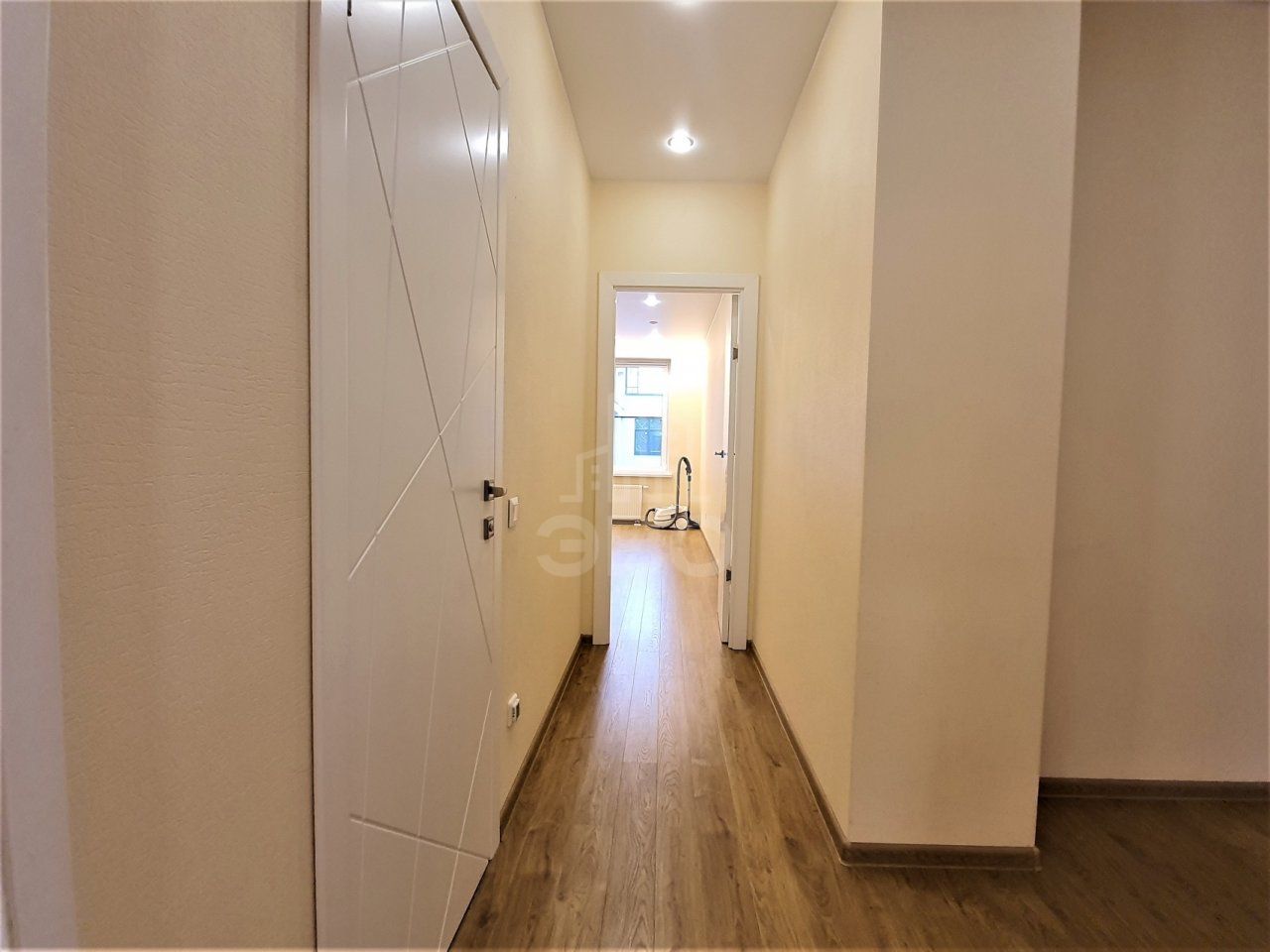 трехкомнатная квартира в Санкт-Петербурге по адресу: Кременчугская ул., 19, к 2