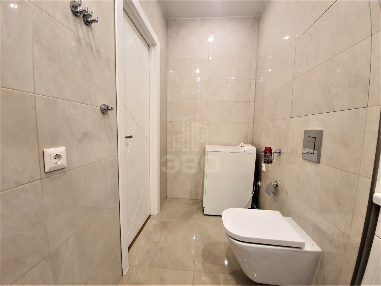 трехкомнатная квартира в Санкт-Петербурге по адресу: Кременчугская ул., 19, к 2