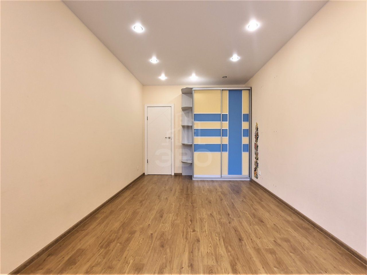 трехкомнатная квартира в Санкт-Петербурге по адресу: Кременчугская ул., 19, к 2