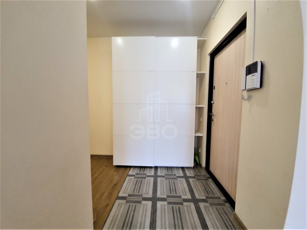 трехкомнатная квартира в Санкт-Петербурге по адресу: Кременчугская ул., 19, к 2