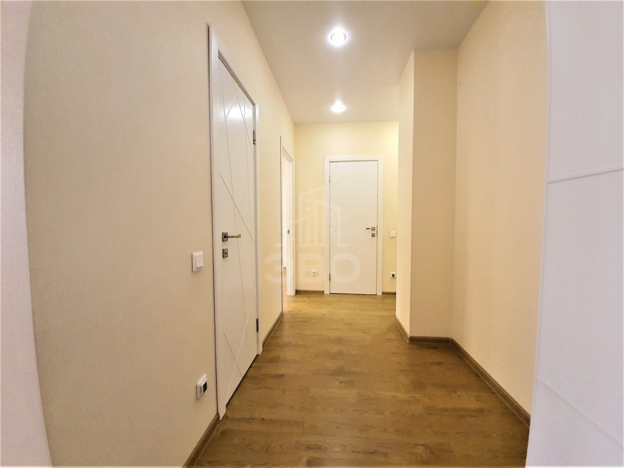 трехкомнатная квартира в Санкт-Петербурге по адресу: Кременчугская ул., 19, к 2